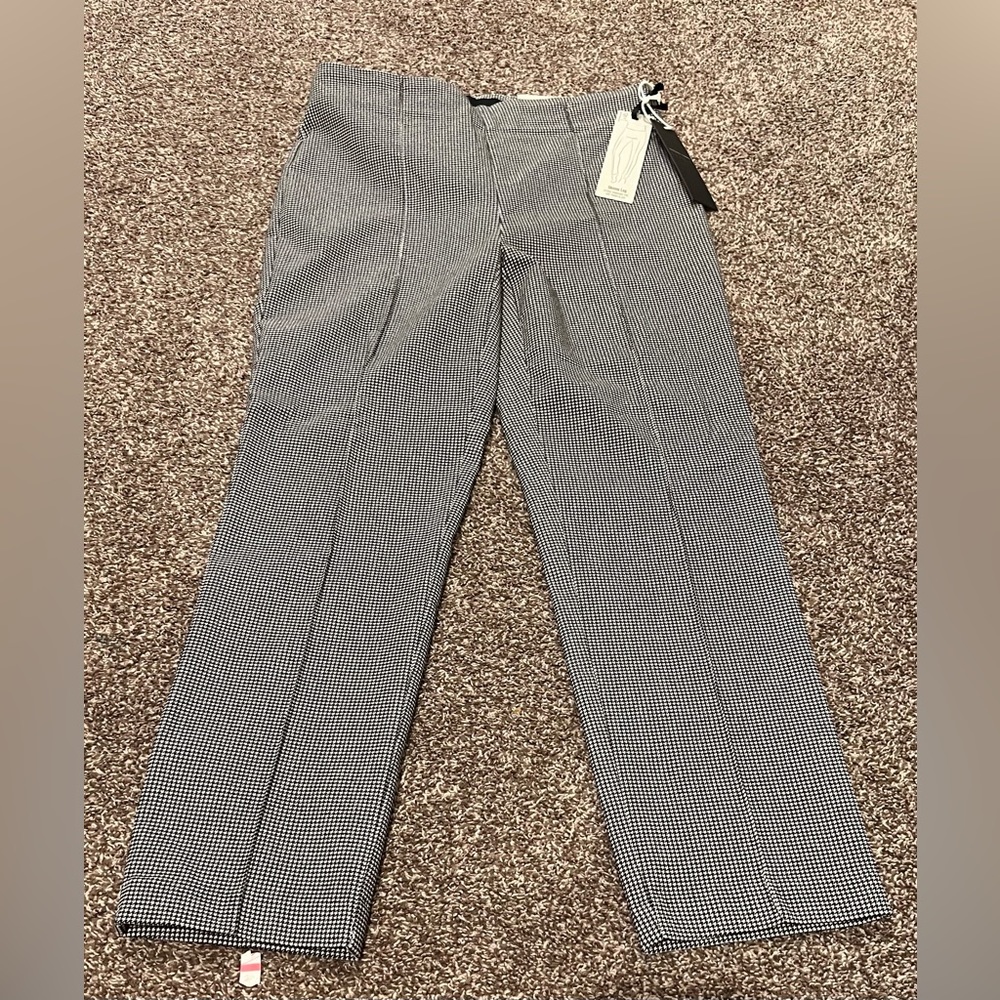 NWT Tailored Fit High Waist Sits Above The Waist Pants Size 4